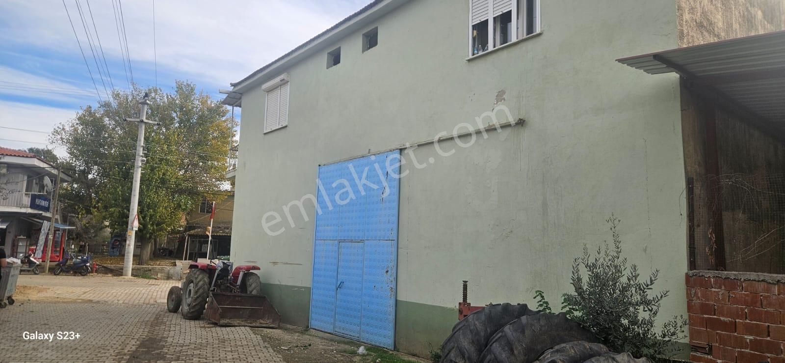Tire–torbalı Yoluna Cephe 251m² 4+1 Ev + 4 Dükkan + Depo + Garaj - Görsel 10
