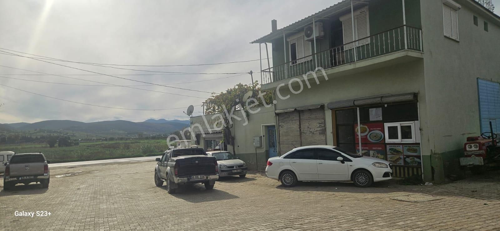 Tire–torbalı Yoluna Cephe 251m² 4+1 Ev + 4 Dükkan + Depo + Garaj - Görsel 9