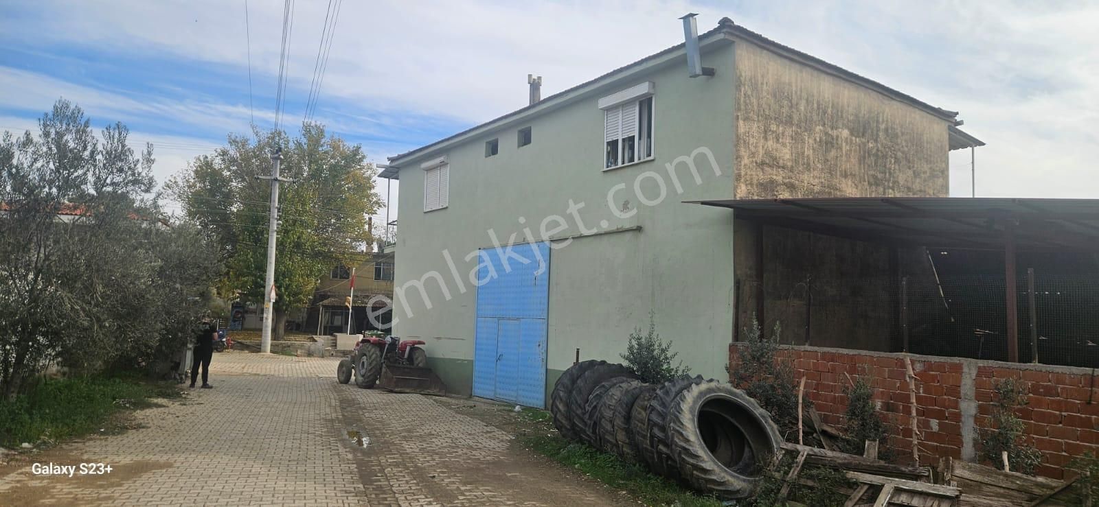 Tire–torbalı Yoluna Cephe 251m² 4+1 Ev + 4 Dükkan + Depo + Garaj - Görsel 11