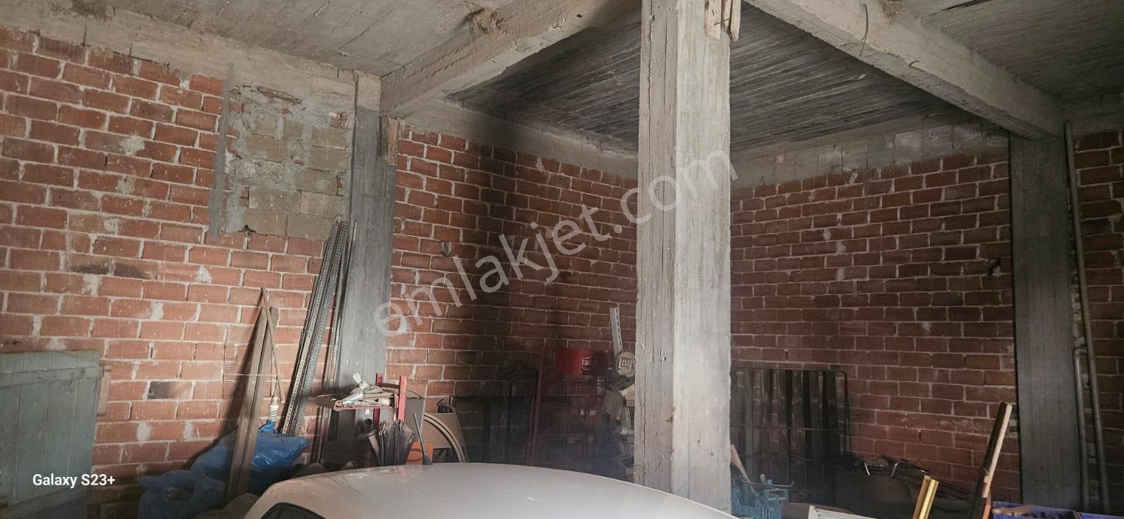 Tire–torbalı Yoluna Cephe 251m² 4+1 Ev + 4 Dükkan + Depo + Garaj - Görsel 8