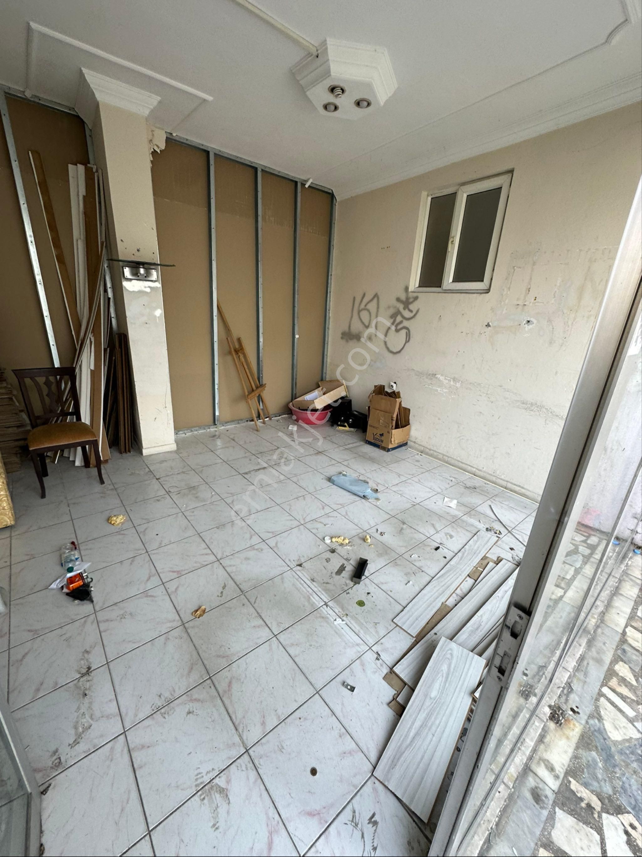 Kiralik Depo Dükkan Olmaz İçeri Bir Kaç Magzemede Atilip Kalinabilir - Görsel 4