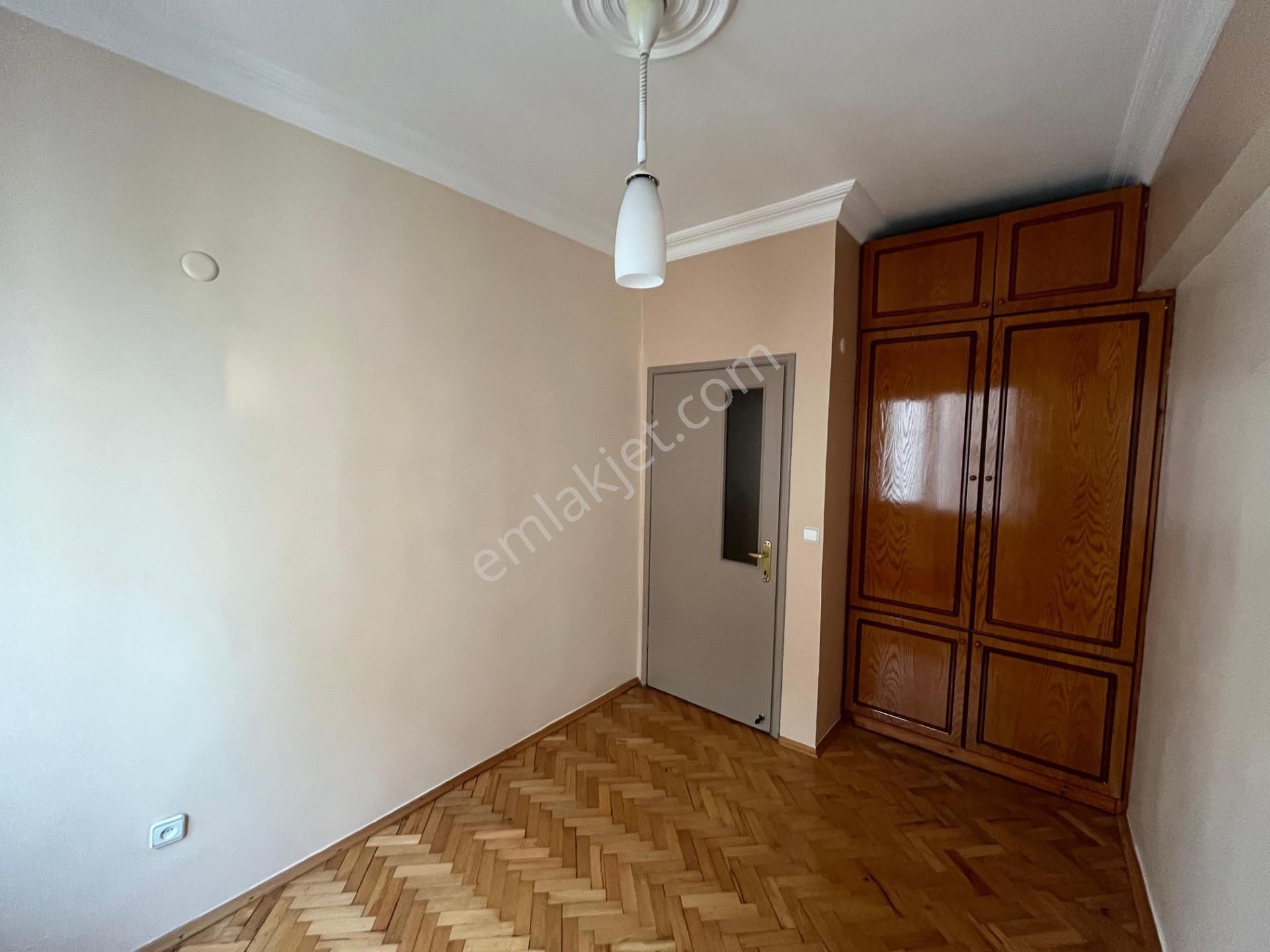 Uğur Mumcu'da Ana Cadde Üzerinde 3+1 Satılık Boş Daire - Görsel 8