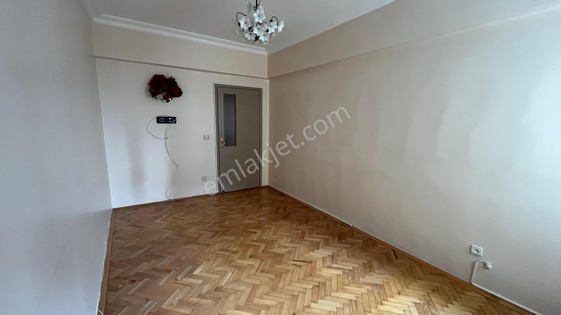 Uğur Mumcu'da Ana Cadde Üzerinde 3+1 Satılık Boş Daire - Görsel 14