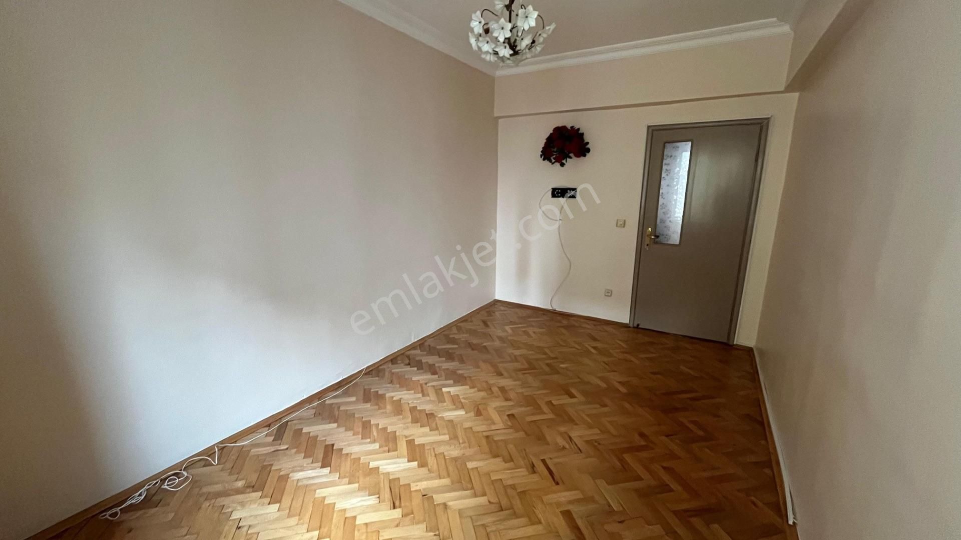 Uğur Mumcu'da Ana Cadde Üzerinde 3+1 Satılık Boş Daire - Görsel 13