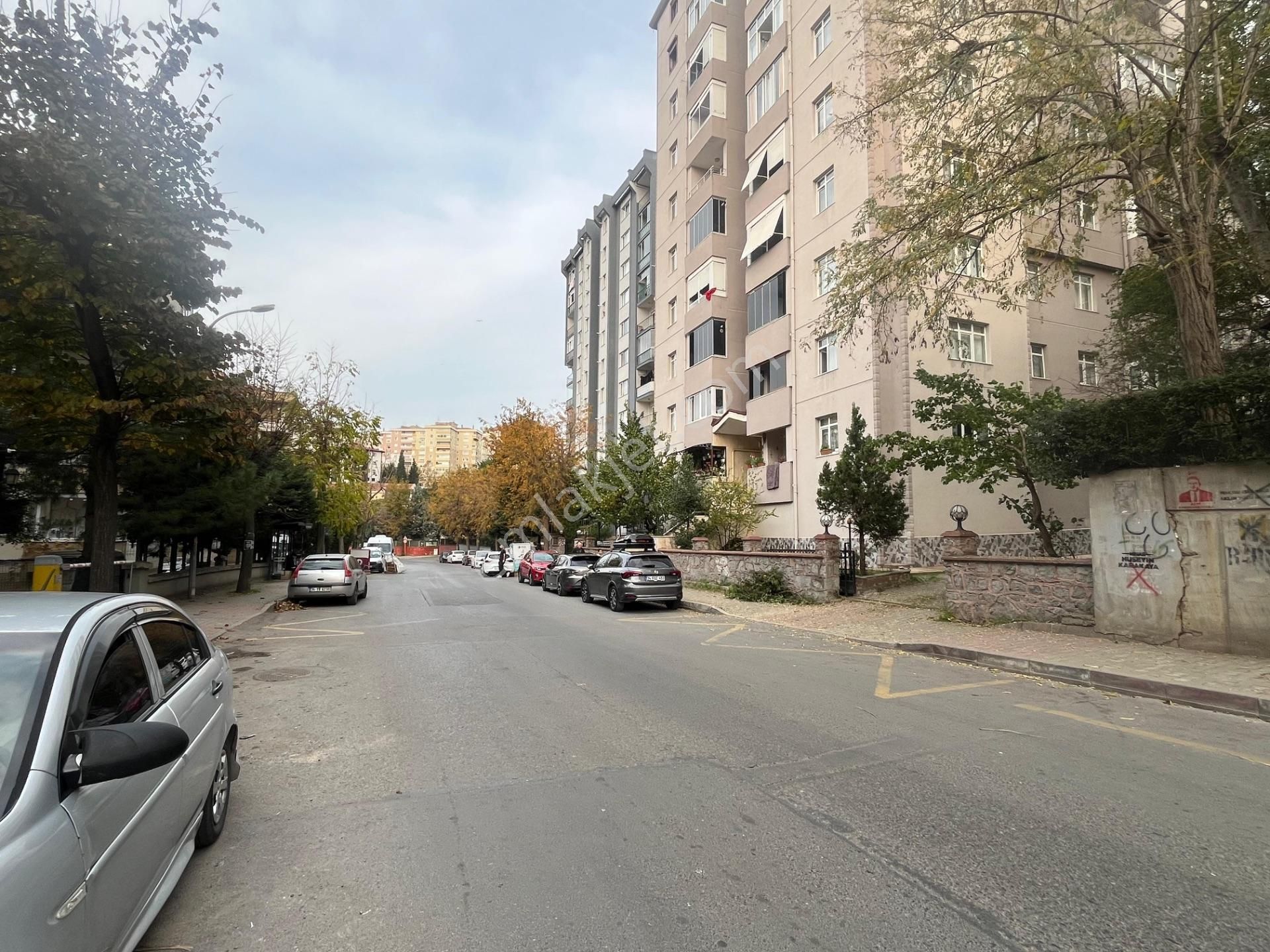 Uğur Mumcu'da Ana Cadde Üzerinde 3+1 Satılık Boş Daire - Görsel 26