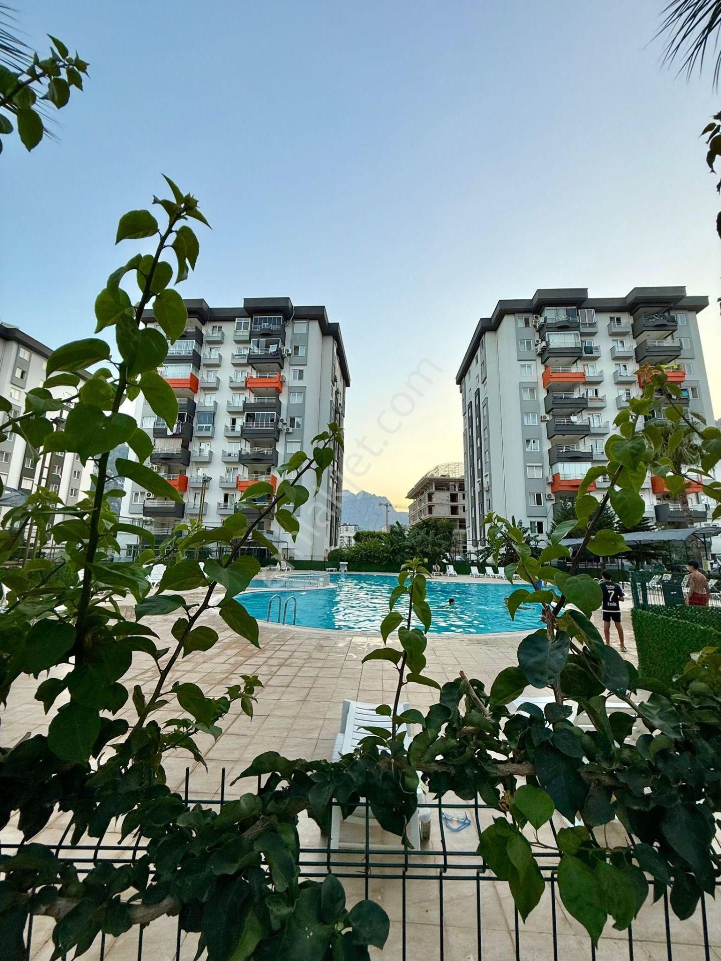 Konyaaltı Tenis Resort Sitesi – 3+1 Daire - Görsel 13