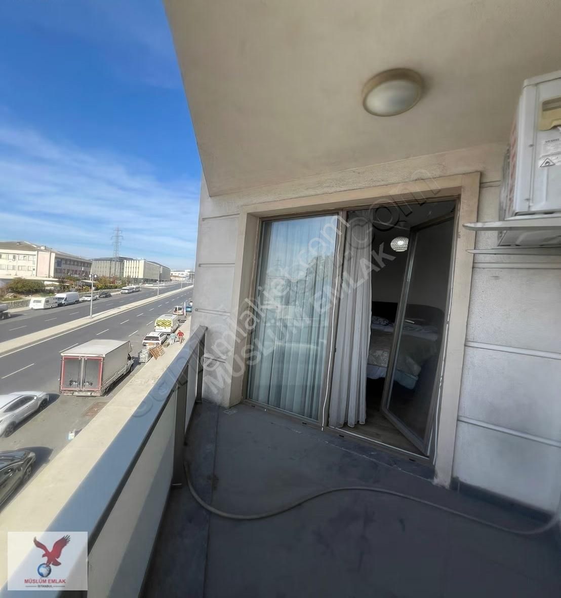 Avcılar Cihangirde Gül Park Sitesinde 2+1 Satılık Ara Kat Daire - Görsel 2