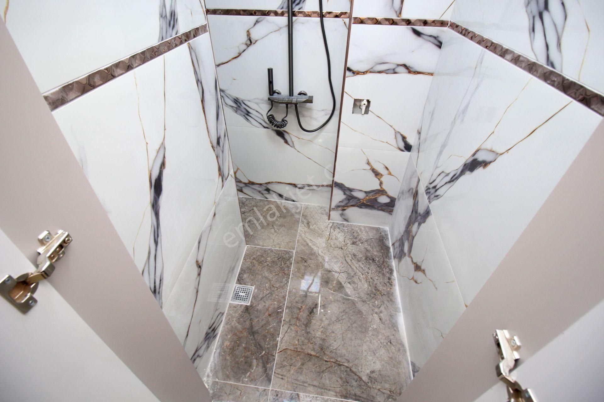 Emre Emlaktan Mareşal Çakmakta Mimari Tasarımlı Oturuma Hazır 3+1 Satılık Daire - Görsel 13