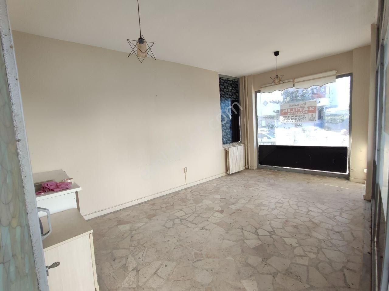 Altıntepede, Eski Bağdat Caddesine Cepheli Satılık Dükkan - Görsel 2