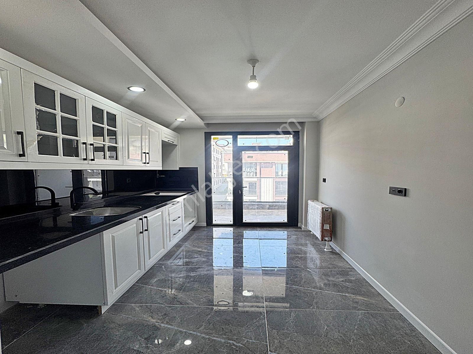 Cadde34 Yapı'dan Eminevime Uygun Sıfır 2+1 Çift Balkonlu, Ebeveyn Banyolu Köşe Cephe Satılık Daire - Görsel 13