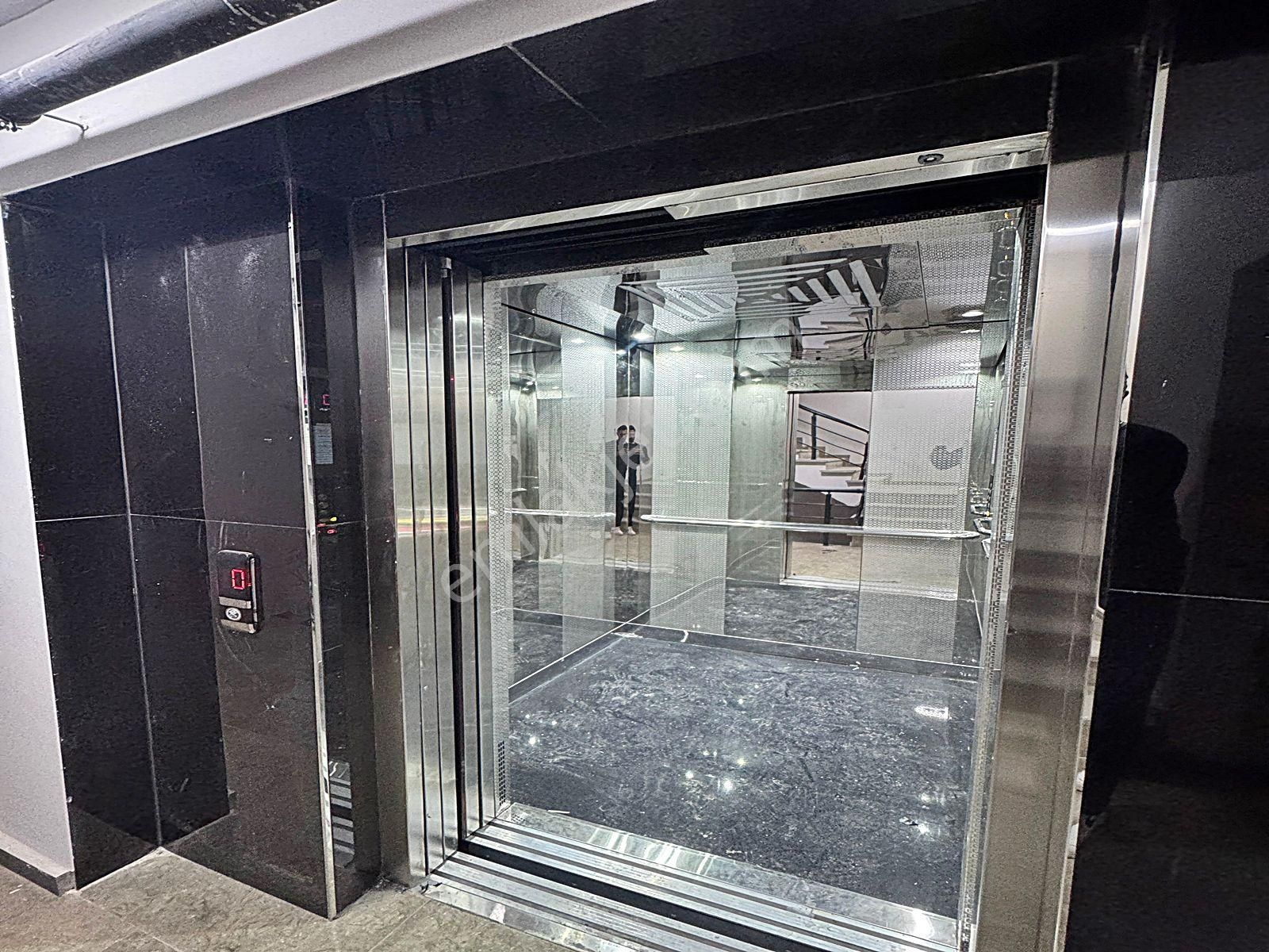 Cadde34 Yapı'dan Eminevime Uygun Sıfır 2+1 Çift Balkonlu, Ebeveyn Banyolu Köşe Cephe Satılık Daire - Görsel 4