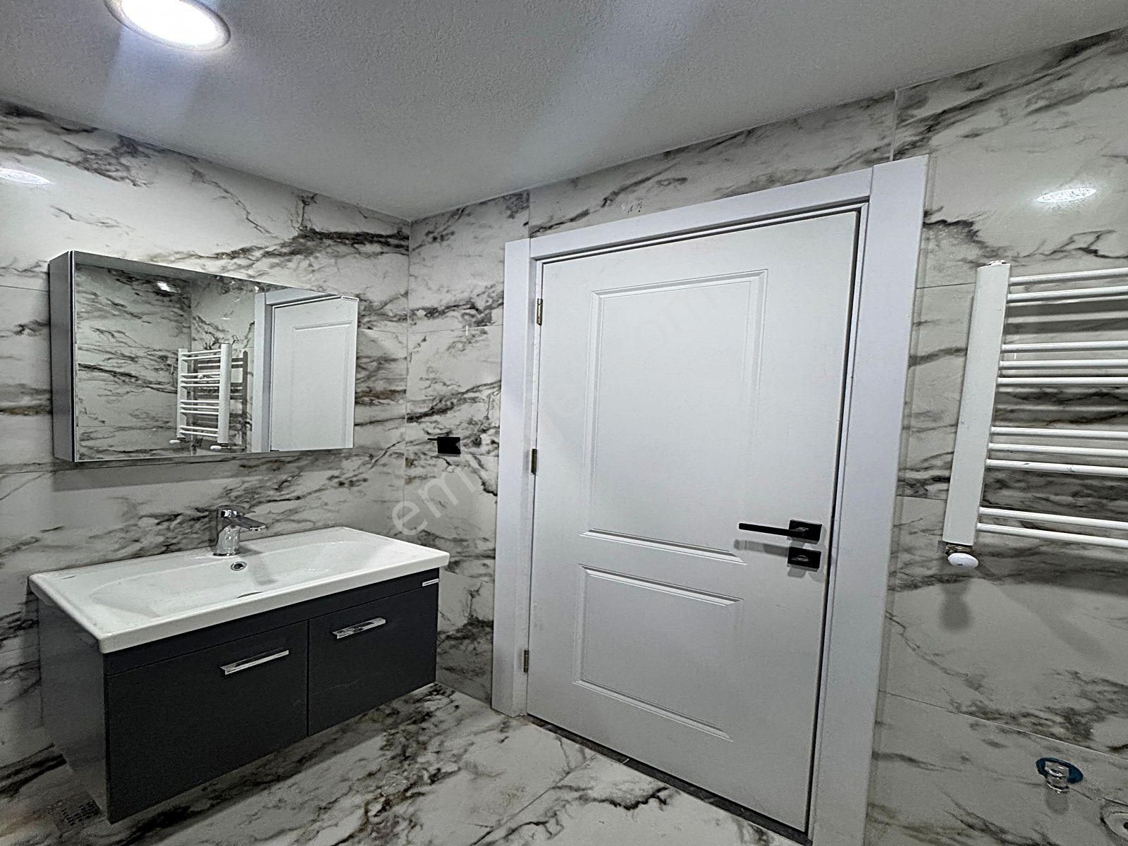 Cadde34 Yapı'dan Eminevime Uygun Sıfır 2+1 Çift Balkonlu, Ebeveyn Banyolu Köşe Cephe Satılık Daire - Görsel 18