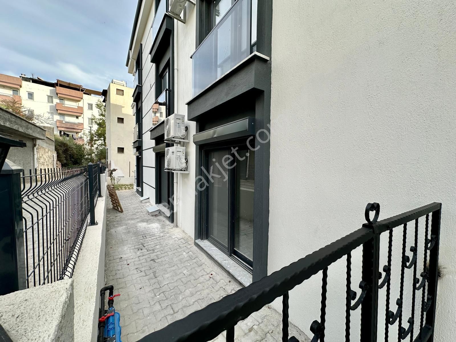 Milas Güllük Mah. Denize Yürüme Mesafesinde Satılık Daire - Görsel 2