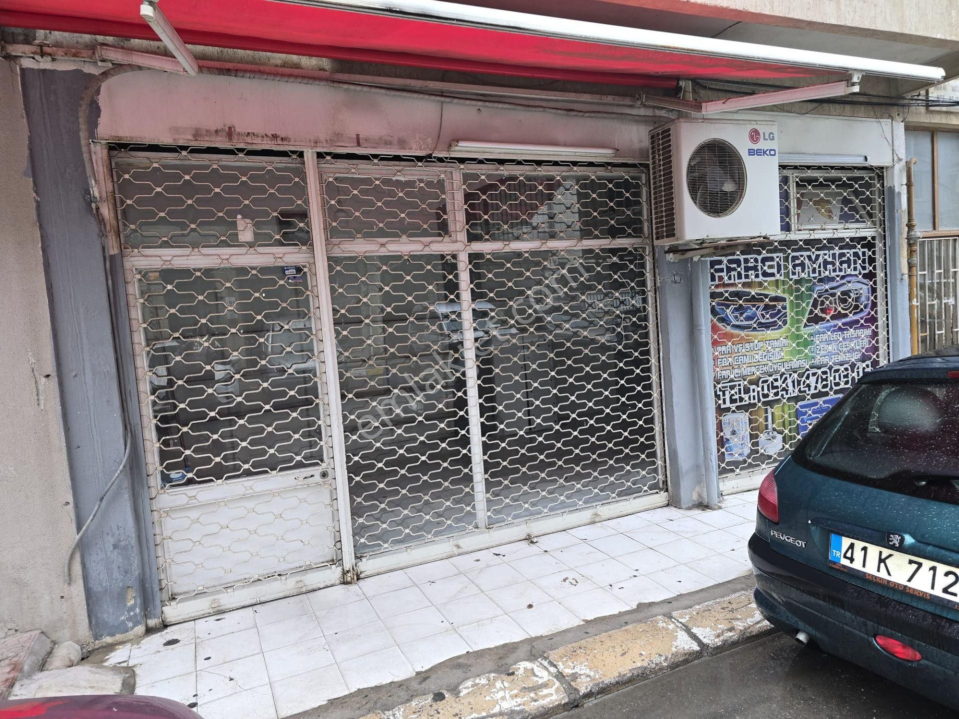 Balçovada Otobüs Yolu Üzeri 30 M.kare Satılık Dükkan