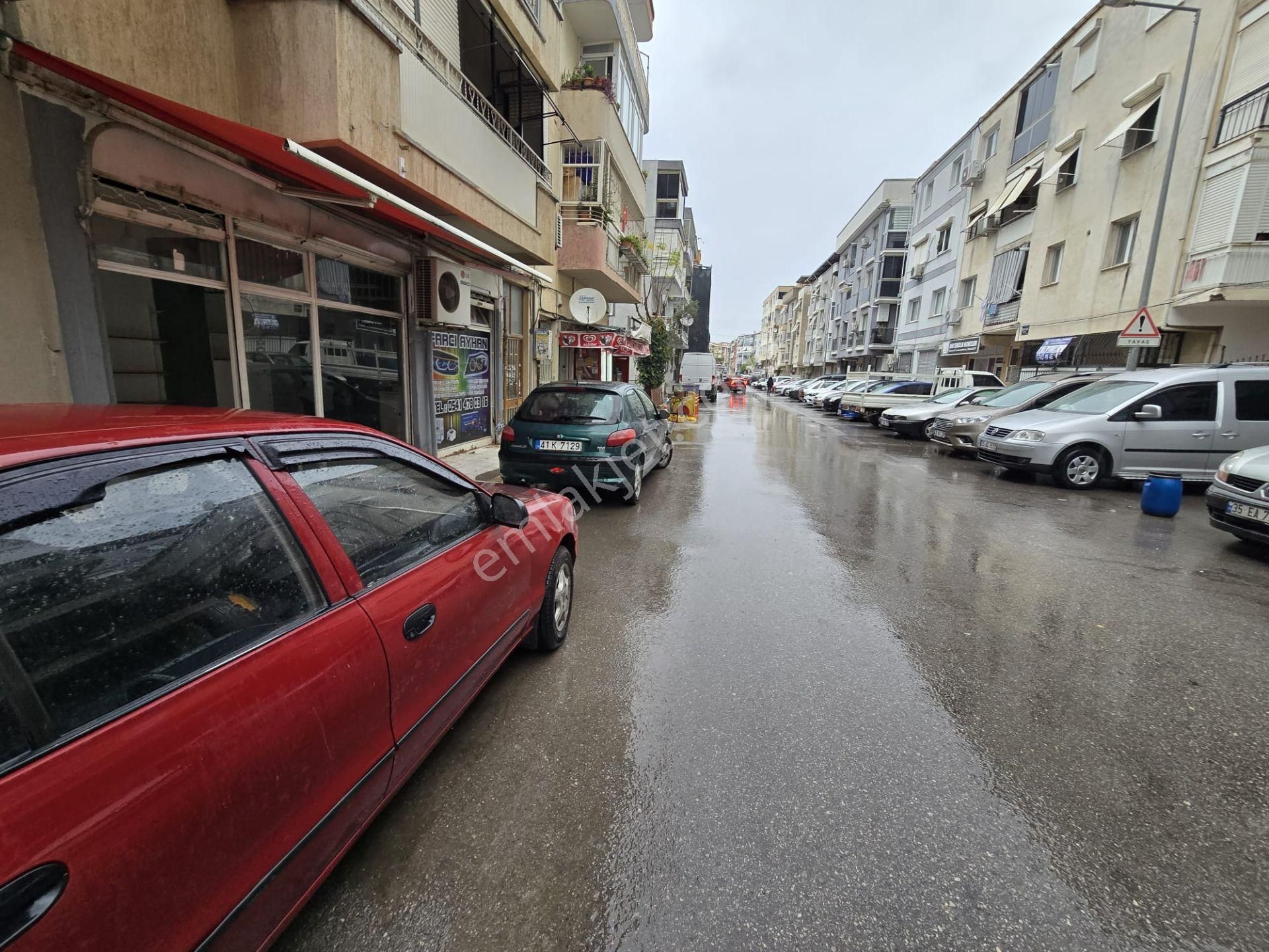 Balçovada Otobüs Yolu Üzeri 30 M.kare Satılık Dükkan - Görsel 2