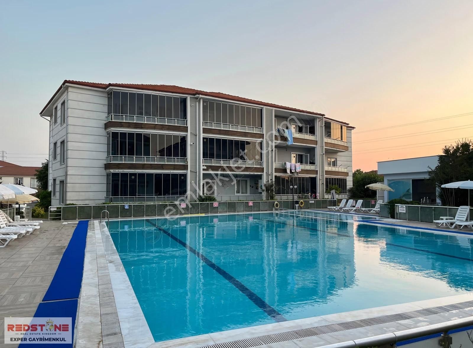 Havuzlu Sitede Ara Kat Kombili Cam Balkonlu 2+1 Satılık Daire - Görsel 18