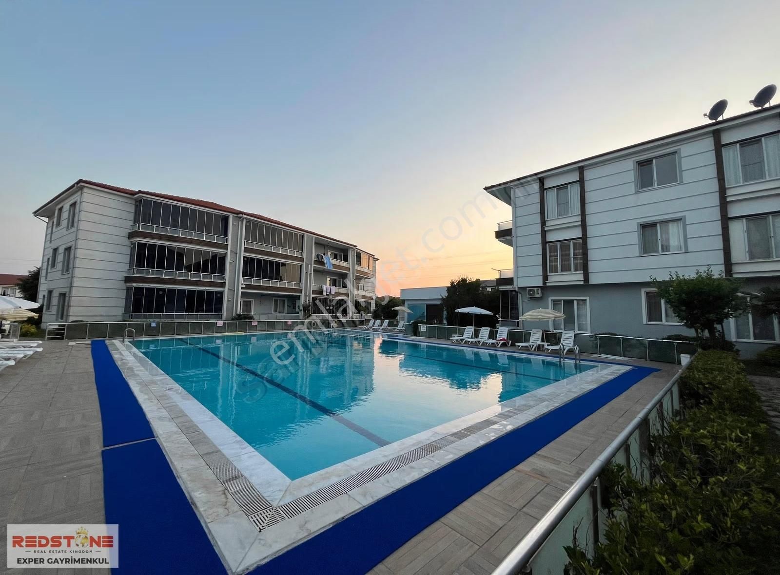 Havuzlu Sitede Ara Kat Kombili Cam Balkonlu 2+1 Satılık Daire - Görsel 10