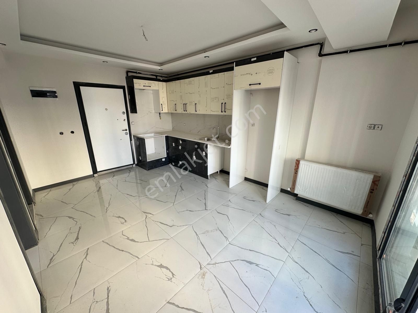 Zeki Emlak'tan Muradiye'de 1+1 Otoparklı, Ara Kat Satılık Daire - Görsel 4