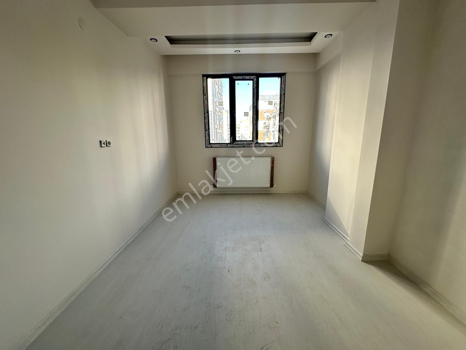 Zeki Emlak'tan Muradiye'de 1+1 Otoparklı, Ara Kat Satılık Daire - Görsel 8