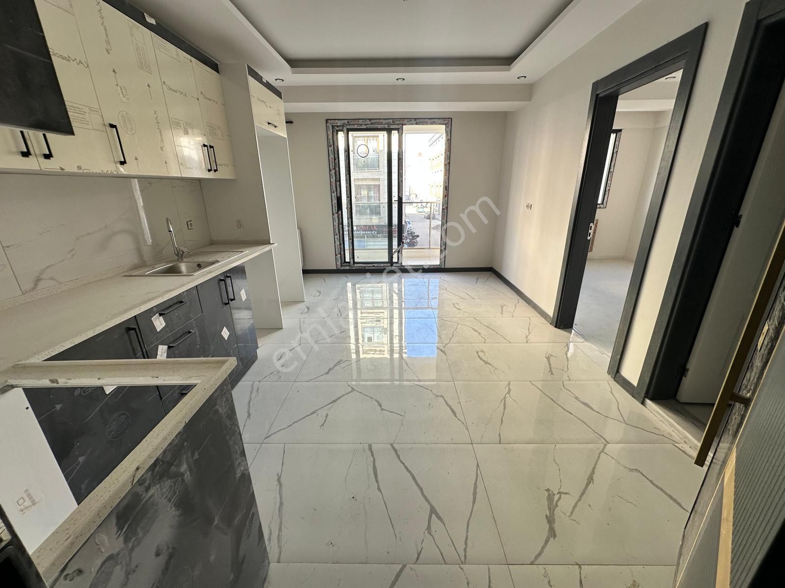 Zeki Emlak'tan Muradiye'de 1+1 Otoparklı, Ara Kat Satılık Daire - Görsel 5