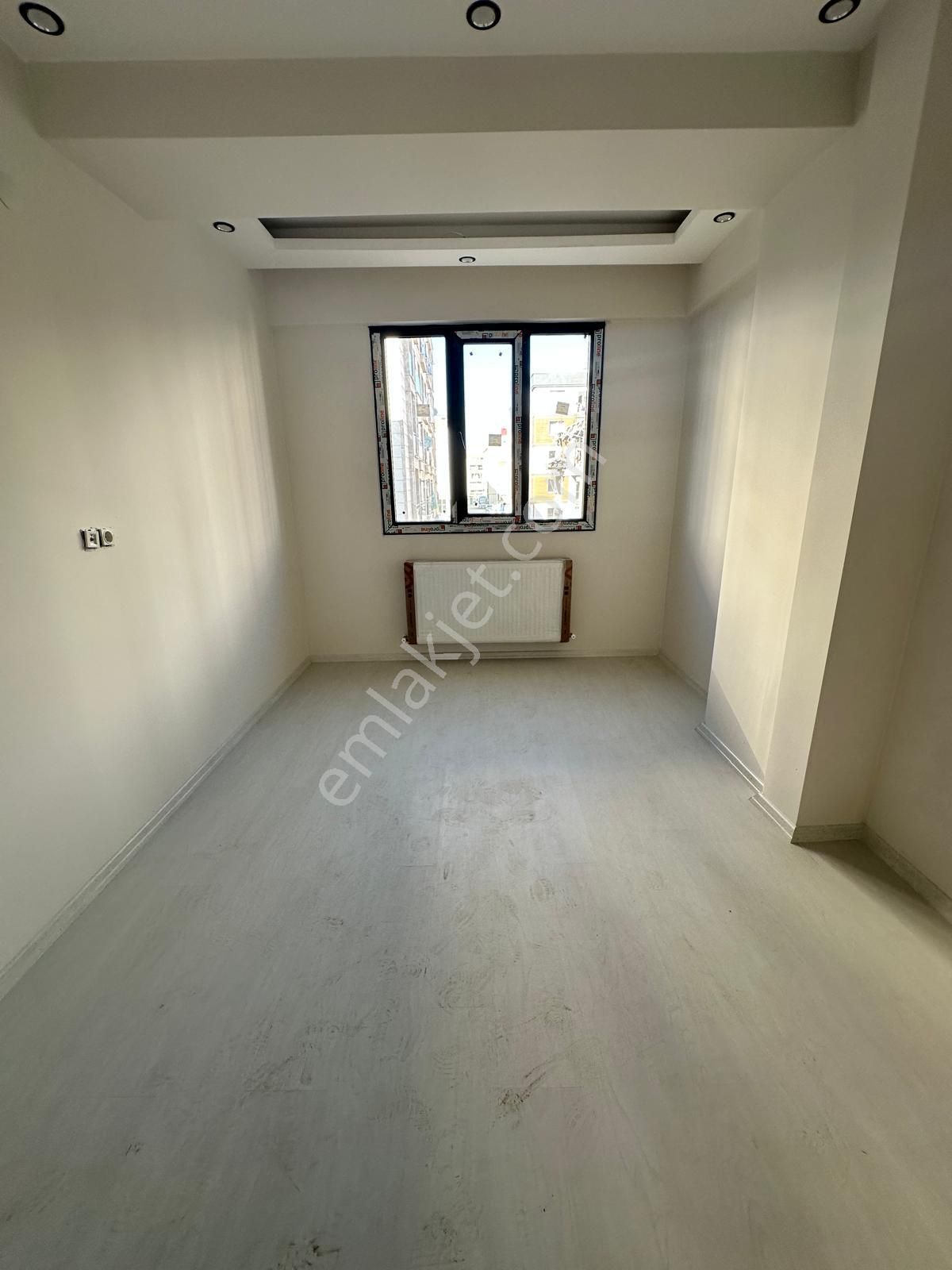 Zeki Emlak'tan Muradiye'de 1+1 Otoparklı, Ara Kat Satılık Daire - Görsel 7