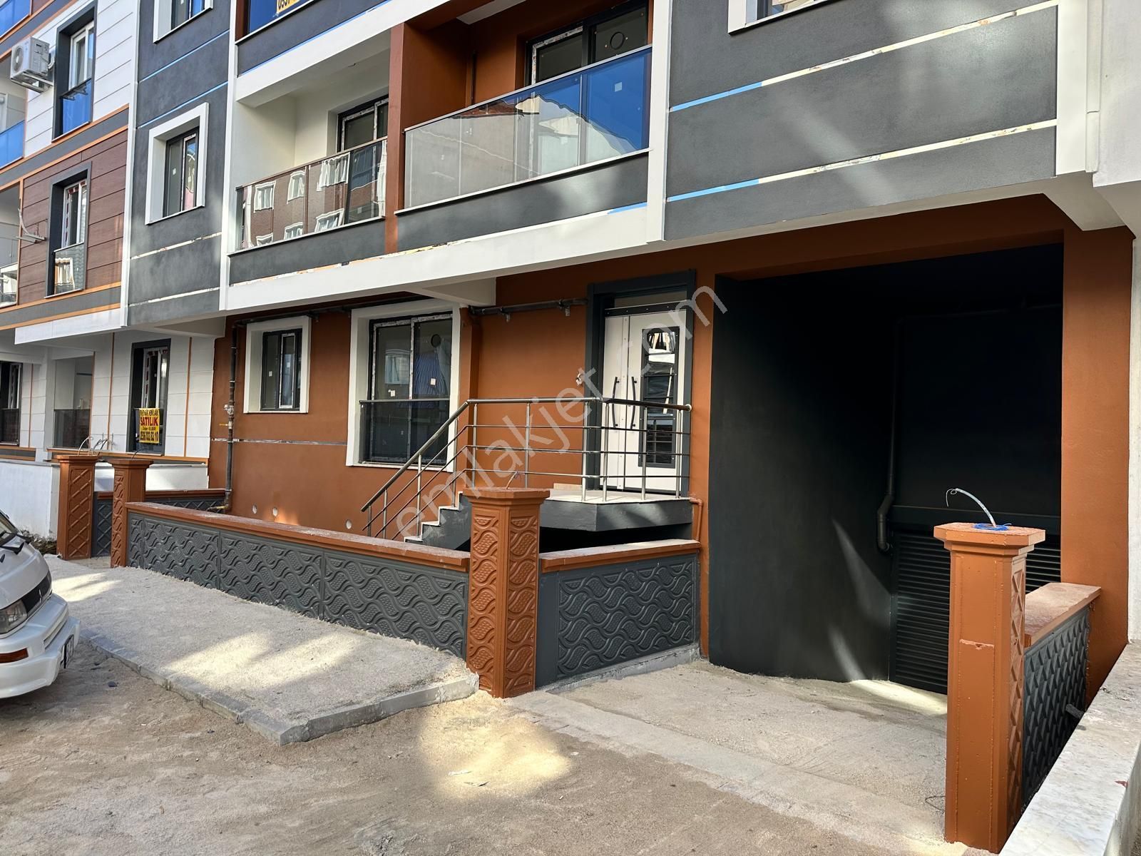 Zeki Emlak'tan Muradiye'de 1+1 Otoparklı, Ara Kat Satılık Daire - Görsel 13