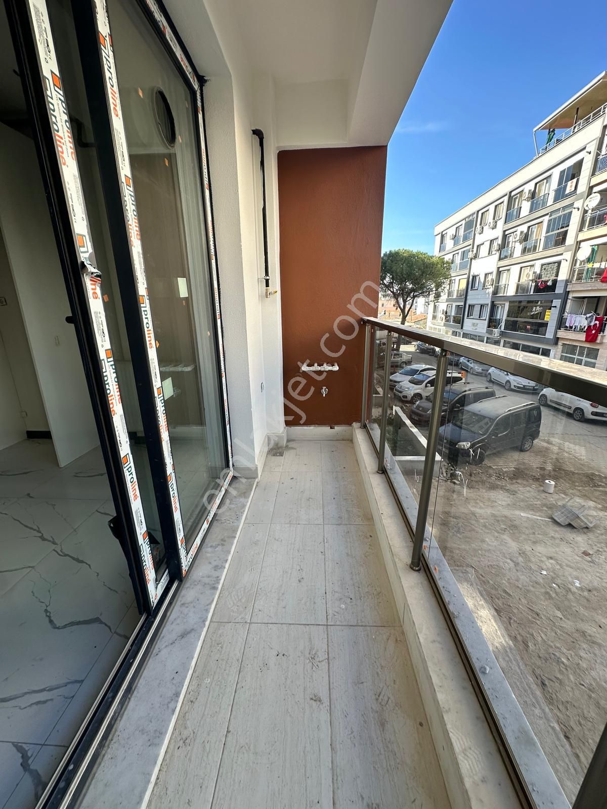 Zeki Emlak'tan Muradiye'de 1+1 Otoparklı, Ara Kat Satılık Daire - Görsel 6