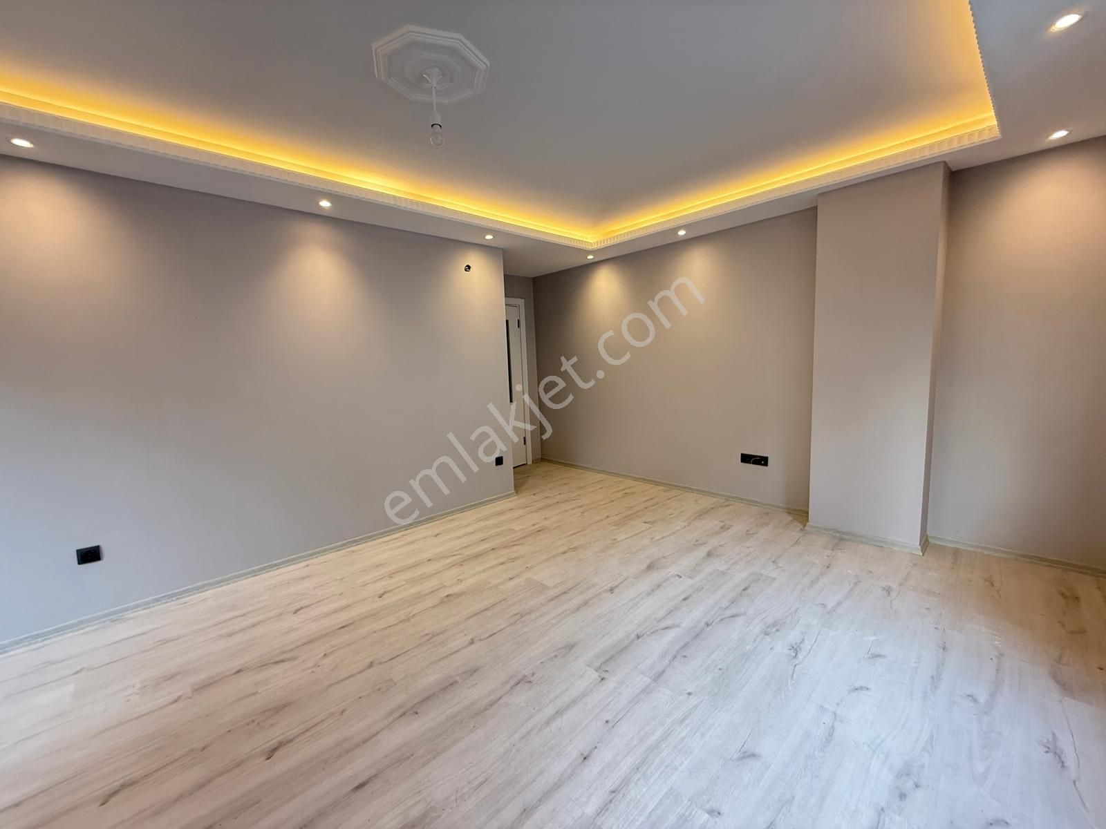 Satılık 5+1 Çatı Dubleks 185m2 Yenidoğan Merkezde - Görsel 3