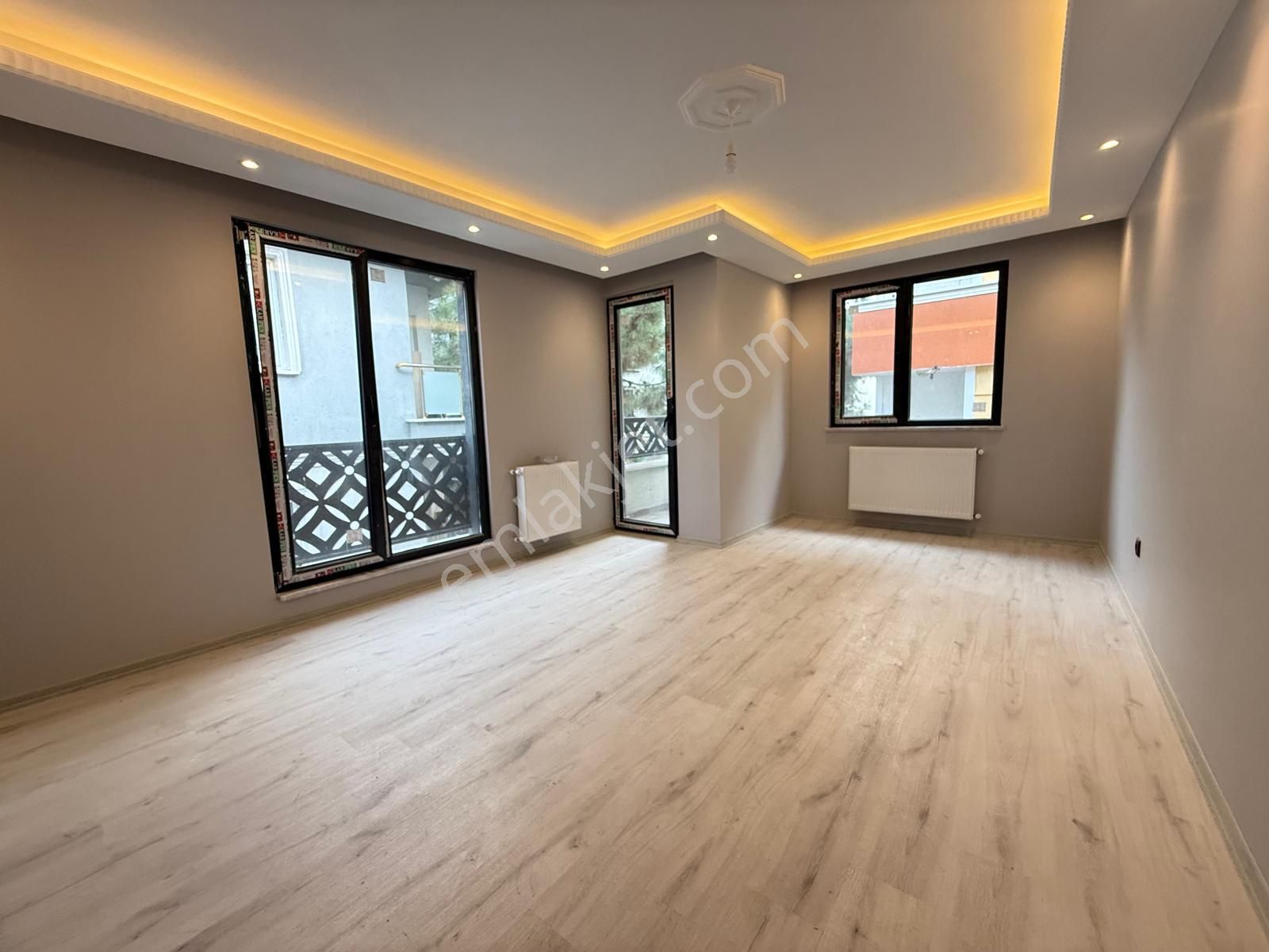 Satılık 5+1 Çatı Dubleks 185m2 Yenidoğan Merkezde