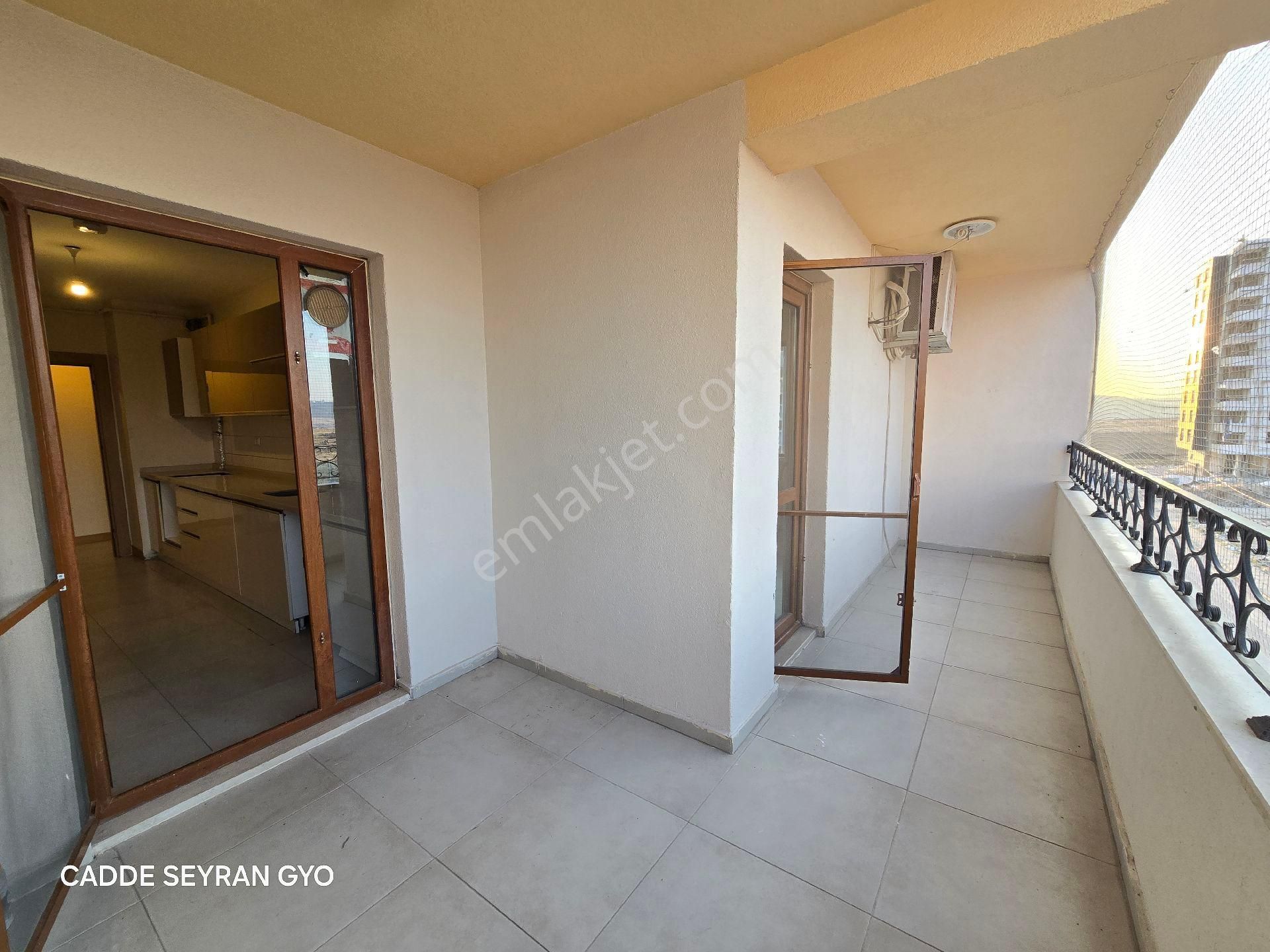 Cadde Seyran'dan Kiralık 3+1 145 M2 Arakat Sarı Toki (memura) - Görsel 6