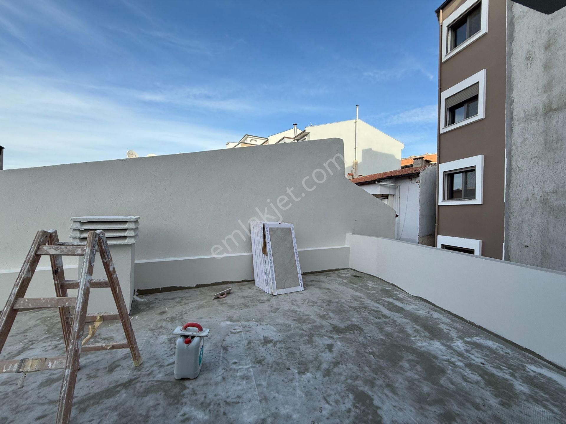 Seferihisar Hıdırlık’ta Kent Merkezinde Teraslı Ve Avlulu Müstakil Dubleks Villa - Görsel 16