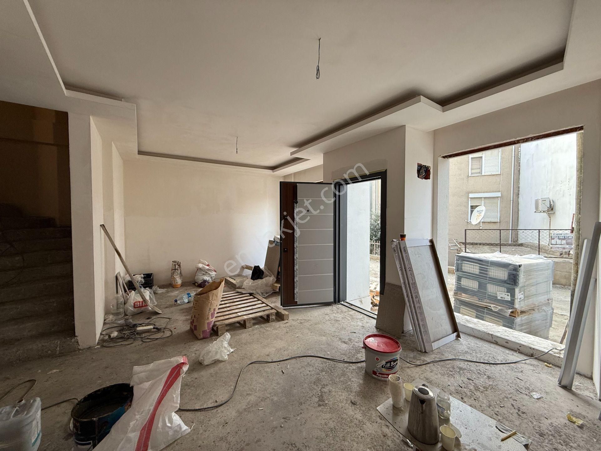 Seferihisar Hıdırlık’ta Kent Merkezinde Teraslı Ve Avlulu Müstakil Dubleks Villa - Görsel 20