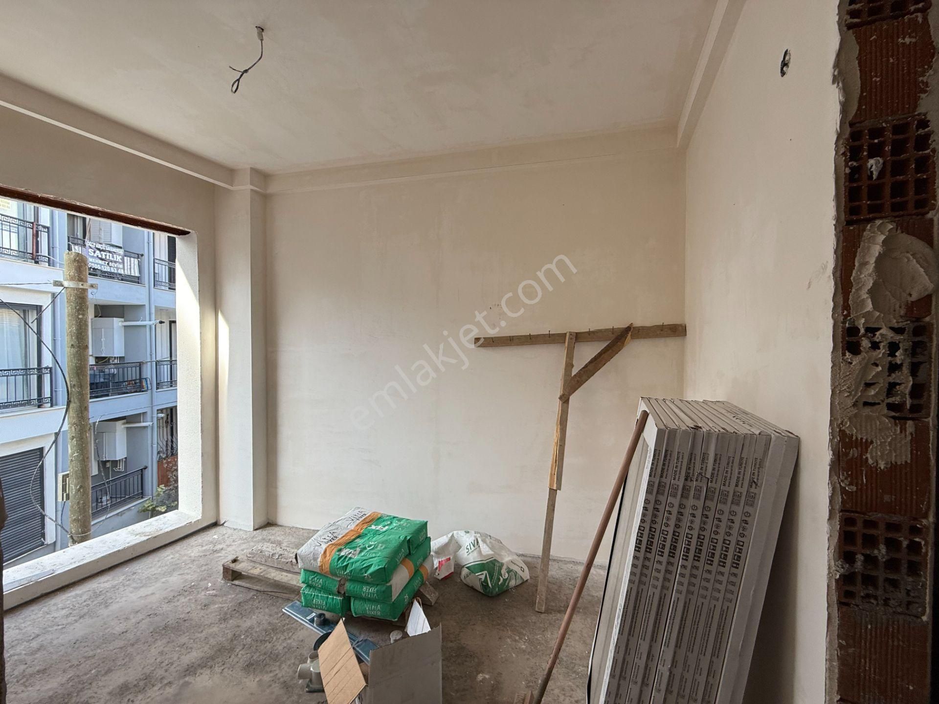 Seferihisar Hıdırlık’ta Kent Merkezinde Teraslı Ve Avlulu Müstakil Dubleks Villa - Görsel 13