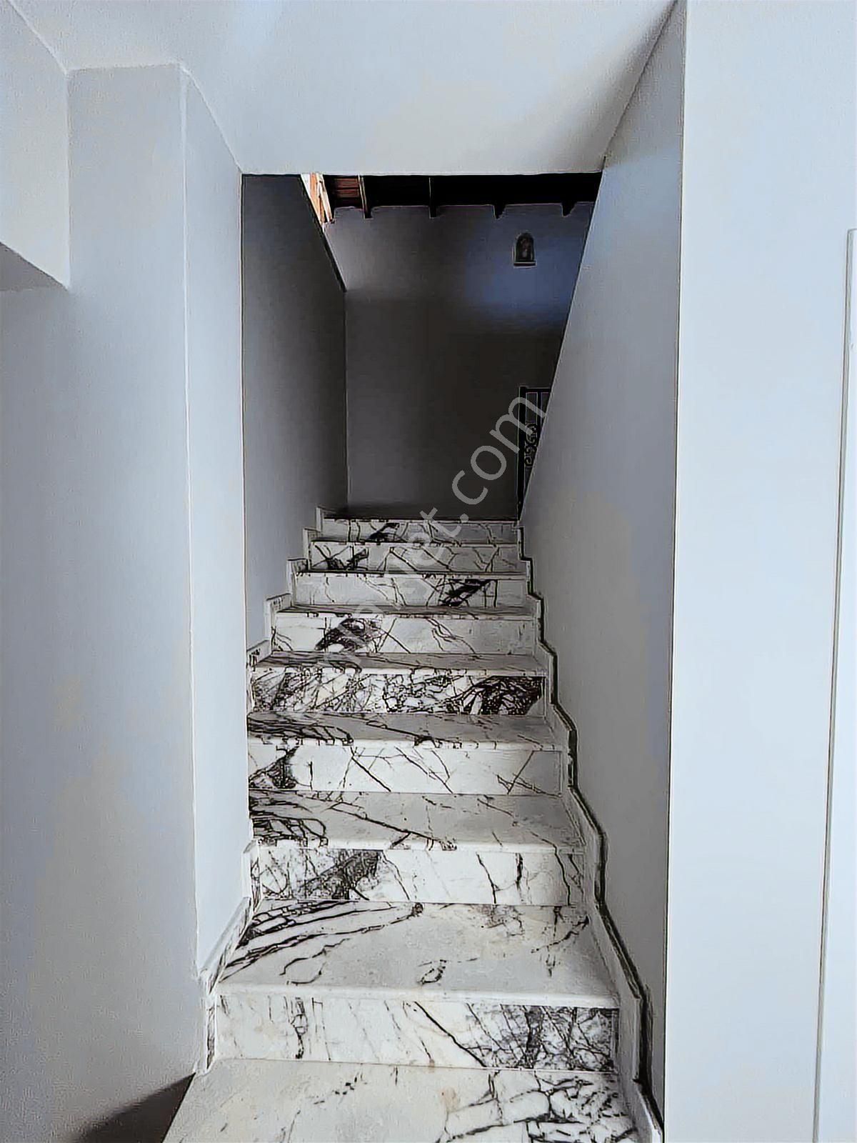 Locate'den Urla M.fevzi Çakmak Mh. Satılık Villa - Görsel 11