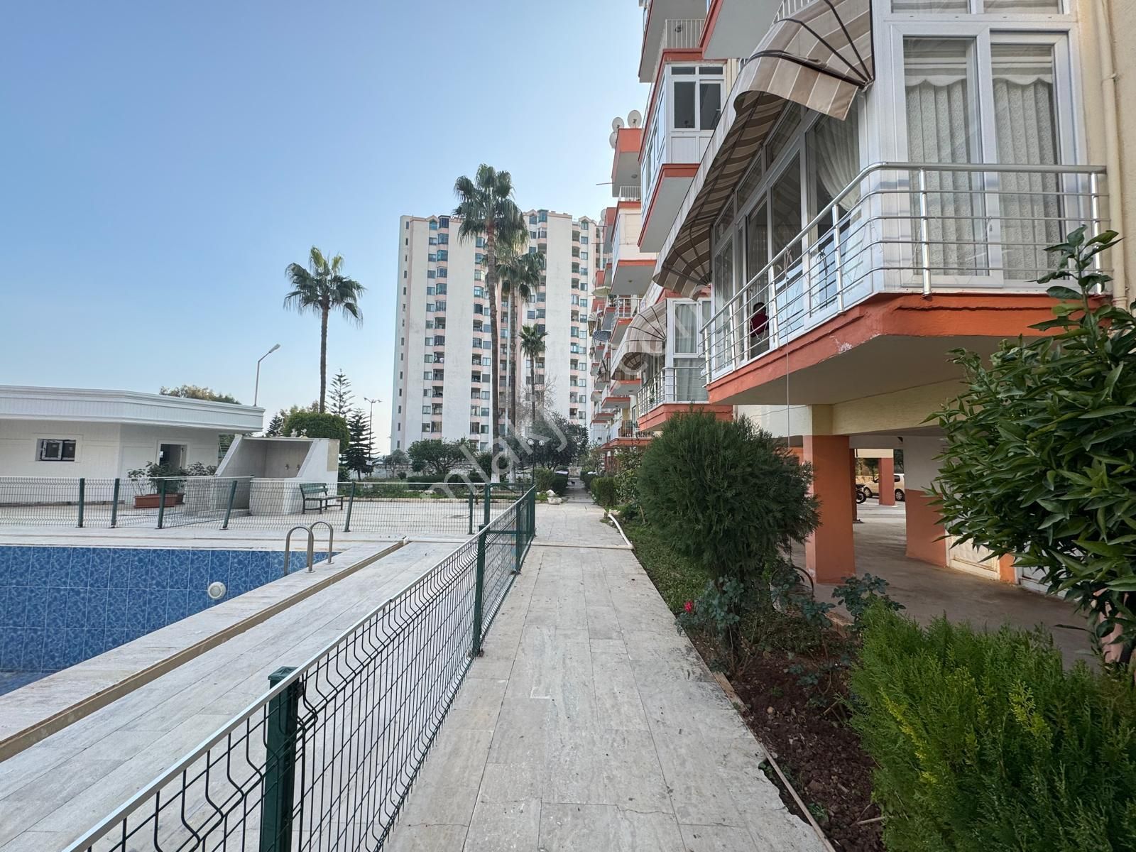 Remax Toros'tan Marmara Sitesi'nde Denize Sıfır Eşyalı 2+1 - Görsel 22