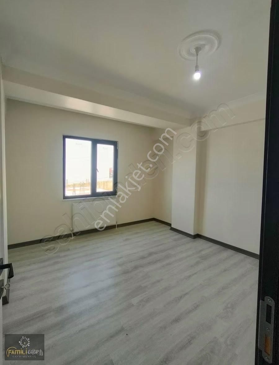 Famili Gayrımenkul Fırsat Daire 2+1 90 M2 Ara Kat Ön Cephe - Görsel 2
