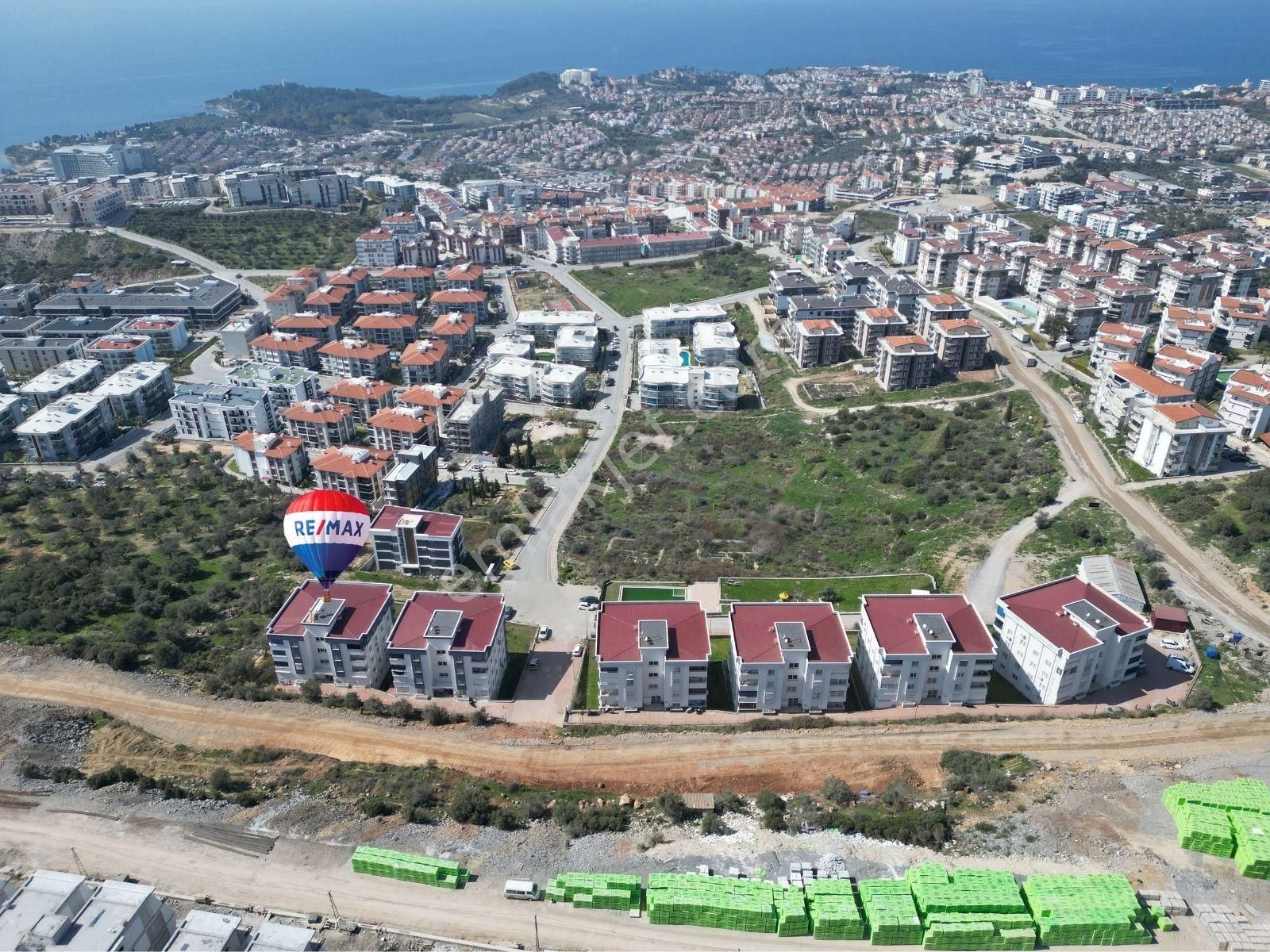 Kuşadası Geniş, Deniz Manzaralı 2+1 Ebeveyn Banyolu..satılık.. - Görsel 8