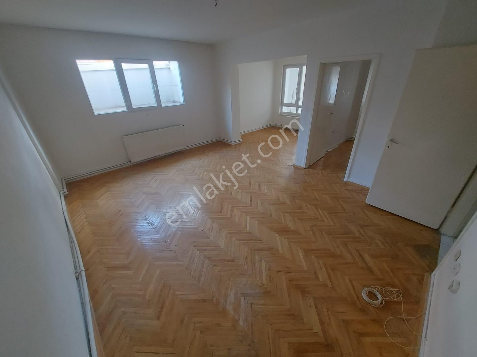 Asyapıdan 2+1 90m2 Aileye-bekara Sokullu Caddesinde Kombili - Görsel 2