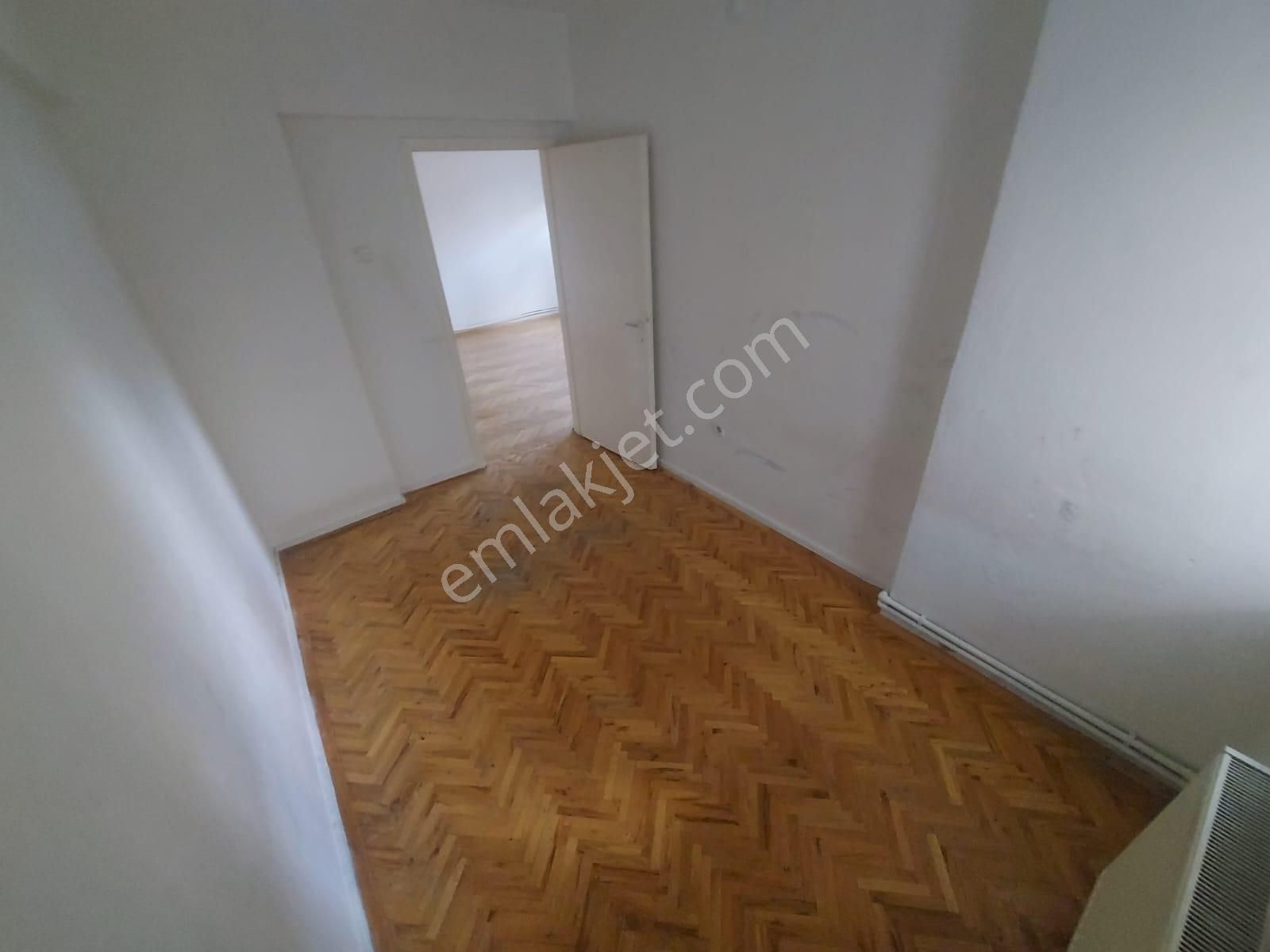 Asyapıdan 2+1 90m2 Aileye-bekara Sokullu Caddesinde Kombili - Görsel 9