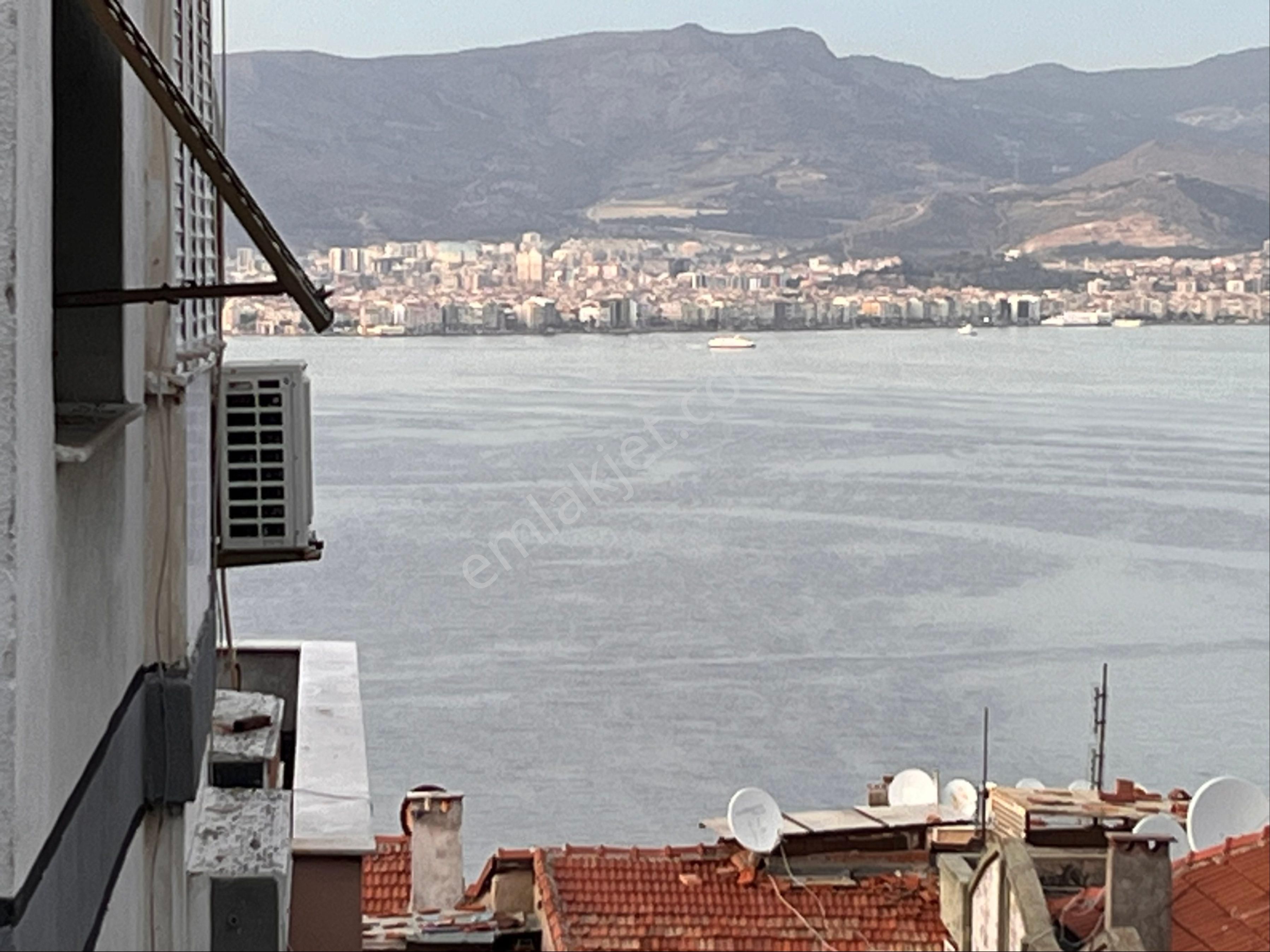 Üçyol Meydan Yakınında 2+1 95m2 Temiz Bakımlı Doğalgazlı Deniz Manzaralı - Görsel 31