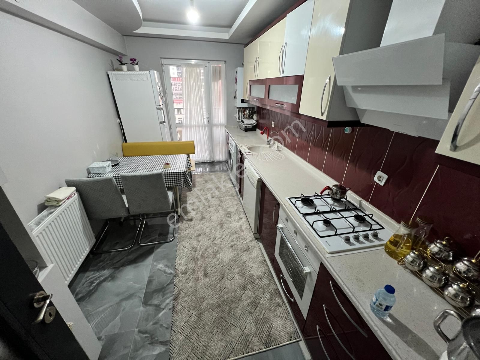 Kanuni'de Ebeveyn Banyolu Full+full Yapılı 4+1 Daire!