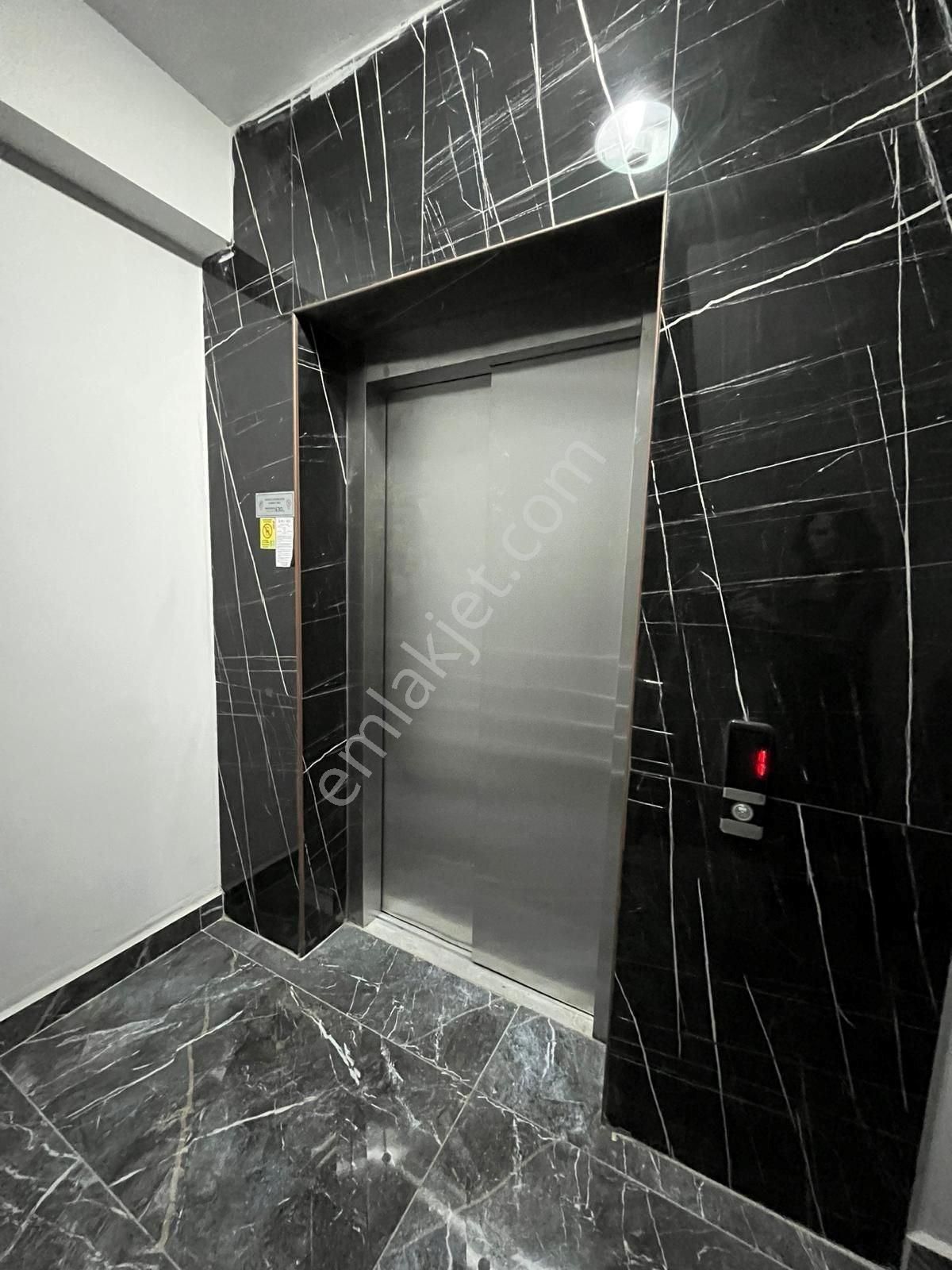 Kızıltoprak Merkezi Konumda 2+1 Ara Kat Satılık Daire - Görsel 4