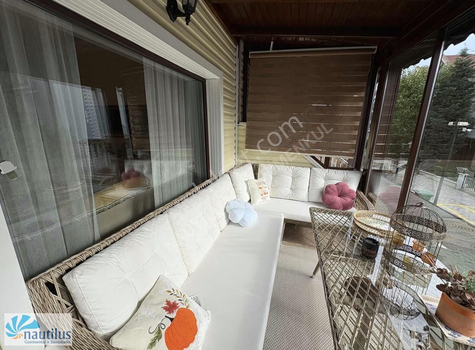 Esenkent Efes Evler Satılık Köşe Tadilatlı Villa - Görsel 11