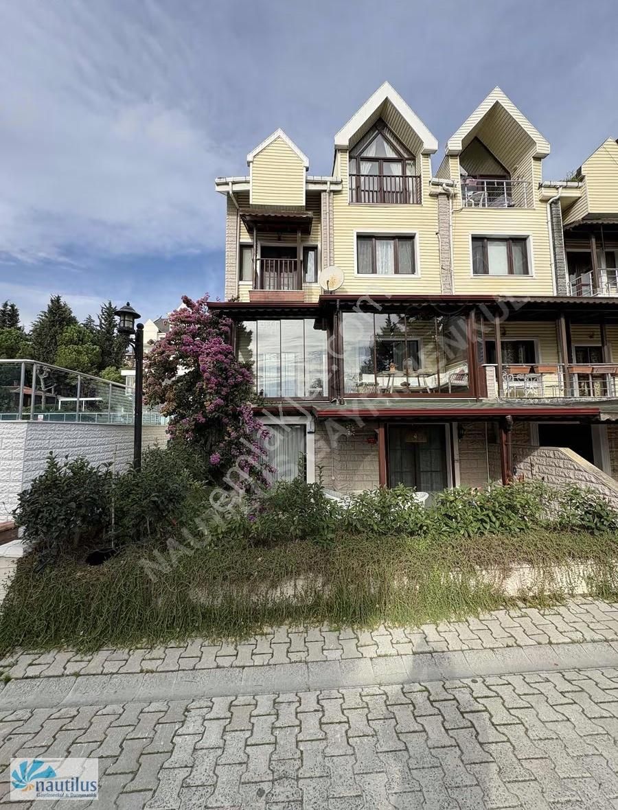 Esenkent Efes Evler Satılık Köşe Tadilatlı Villa - Görsel 19