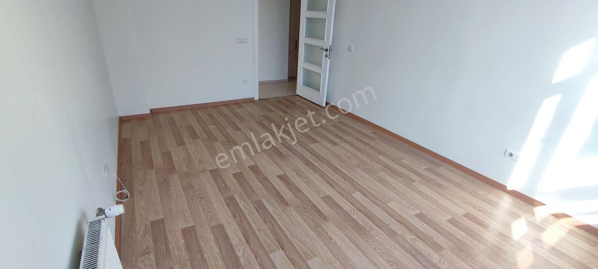 Kayaşehir'de Satılık 3+1, 118 M² Ara Kat Daire - Görsel 4