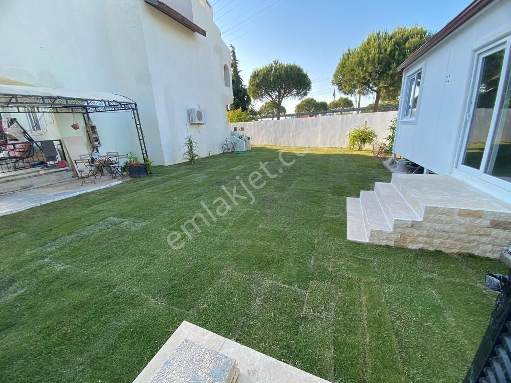 Çeşme Alaçatı 'da Geniş Bahçeli Dubleks 3+1 Satılık Villa - Görsel 3