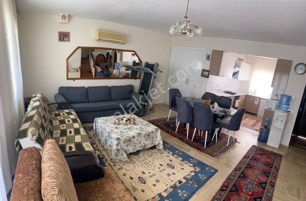 Çeşme Alaçatı 'da Geniş Bahçeli Dubleks 3+1 Satılık Villa - Görsel 25