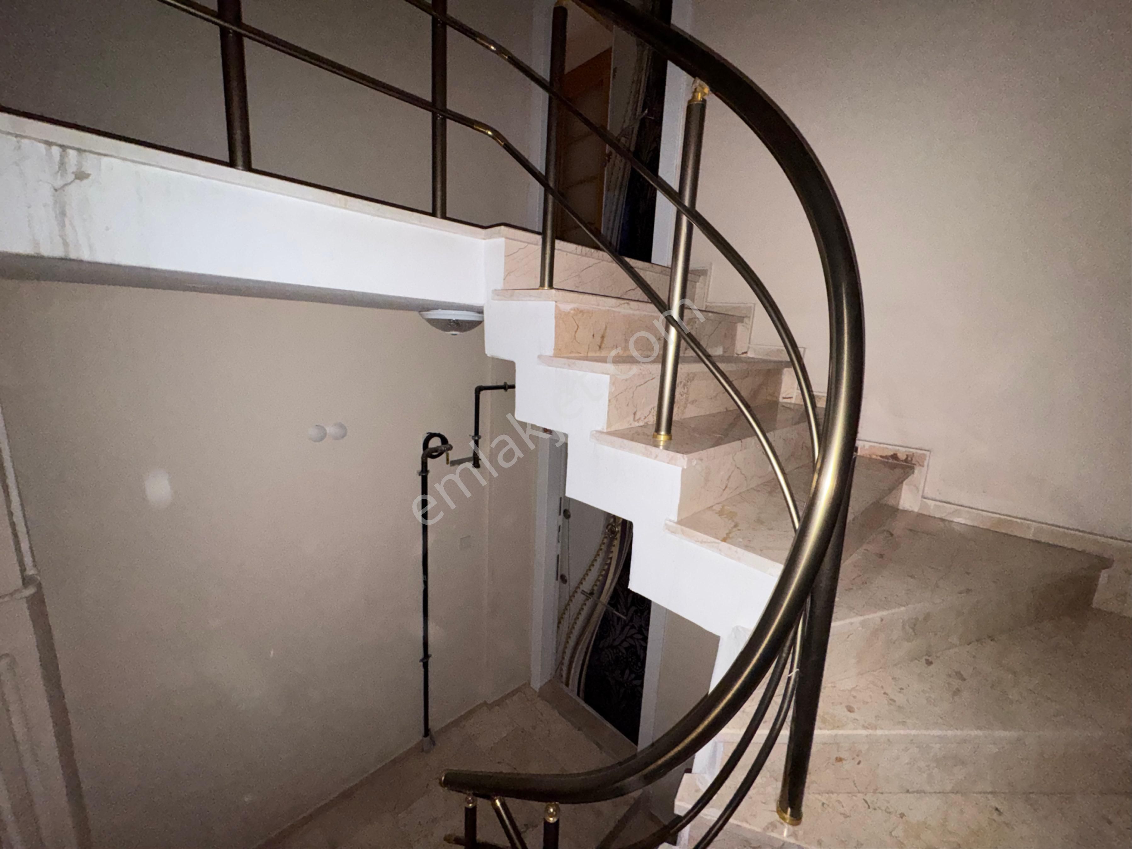 Zafer Yapı Gayrimenkulden Satılık Dubleks 4+2 180m2 2 Daire Sıfır İstanbul Sultangazi Esentepe Mahde - Görsel 16