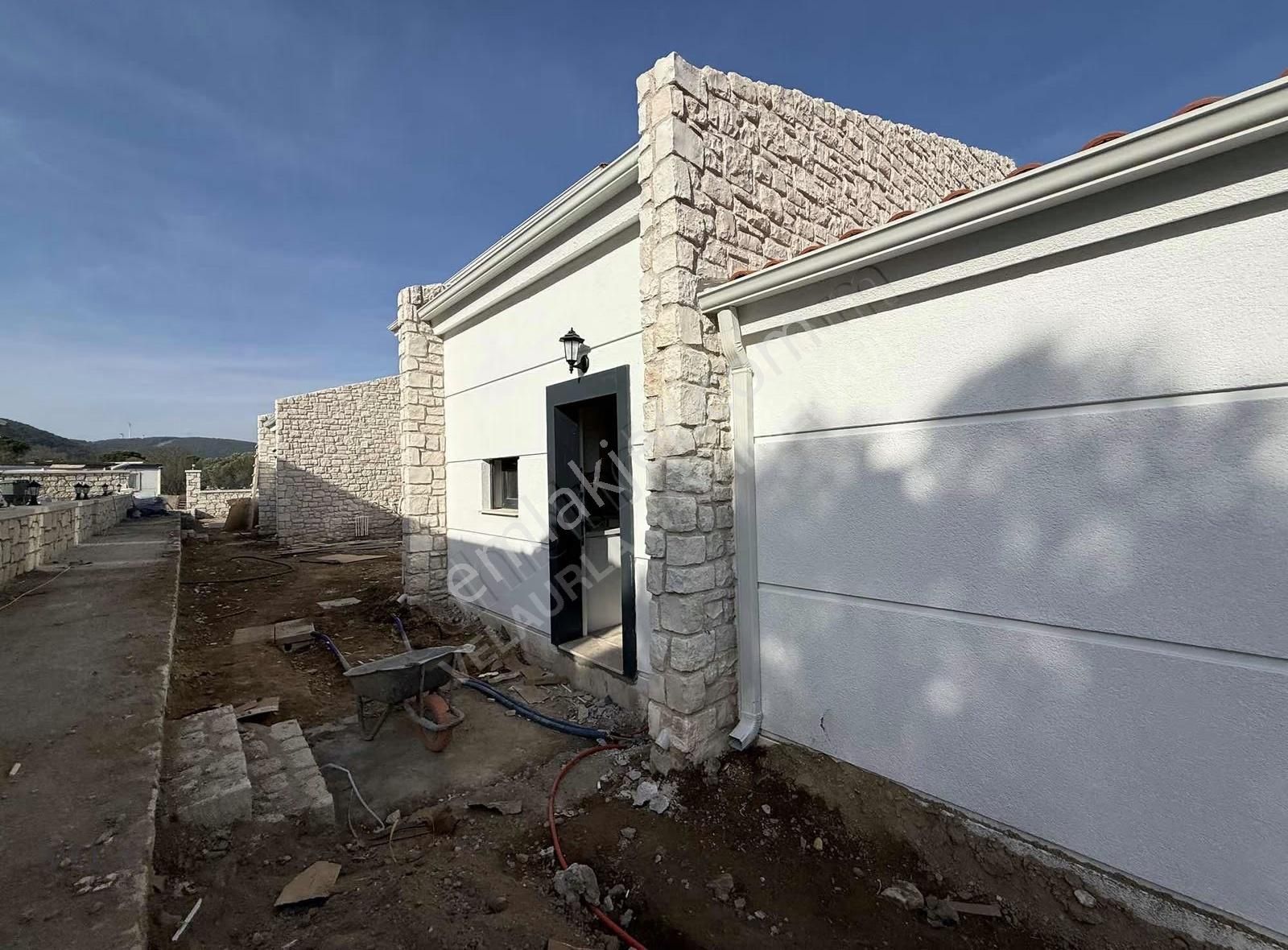 Urla Uzunkuyu Satılık 2+1 Havuzlu Villa - Görsel 8