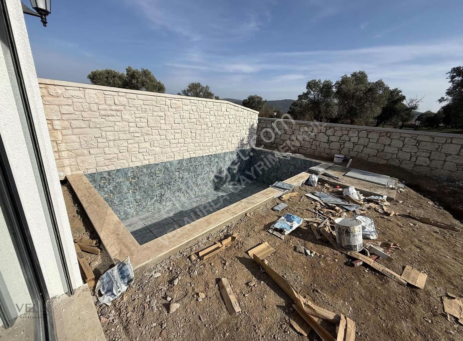 Urla Uzunkuyu Satılık 2+1 Havuzlu Villa - Görsel 16